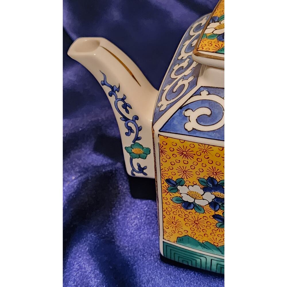 Vintage Kutani Takahashi Daiichi Toki Early 1970's Gorgeous Vase and Teapot - Picture 6 of 11